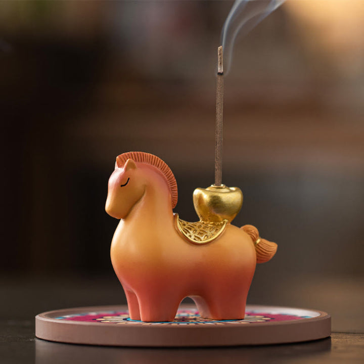 2026年午年Buddha Stones新年インゴット富を引き寄せるホームデコレーション香炉 - 馬インゴット香炉 赤台座（10×10×6cm） - image 1