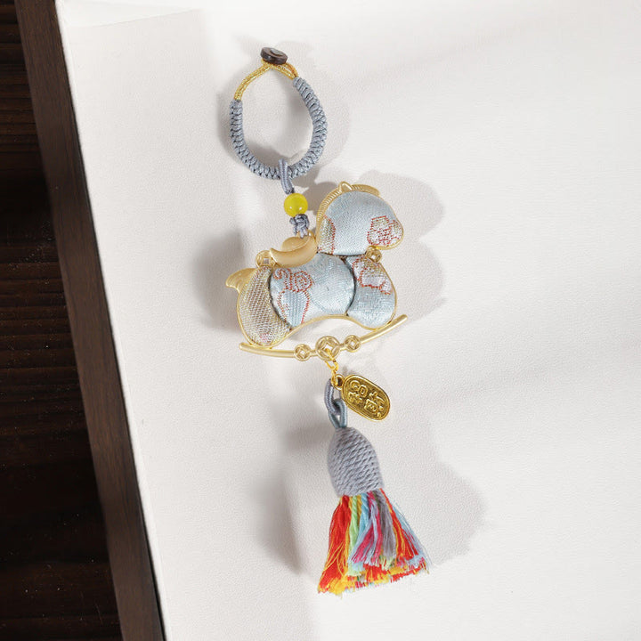 Buddha Stones 馬年赤紐の刺繍の結び目 吊り下げ装飾 - 銀色の馬 - image 10