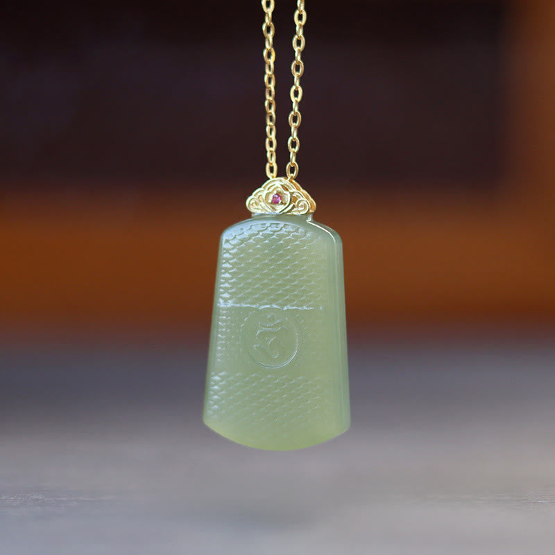 Buddha Stones 和田翡翠 925スターリングシルバー Omシンボル豊かさのネックレスペンダント - 和田翡翠 925 スターリングシルバー - image 1