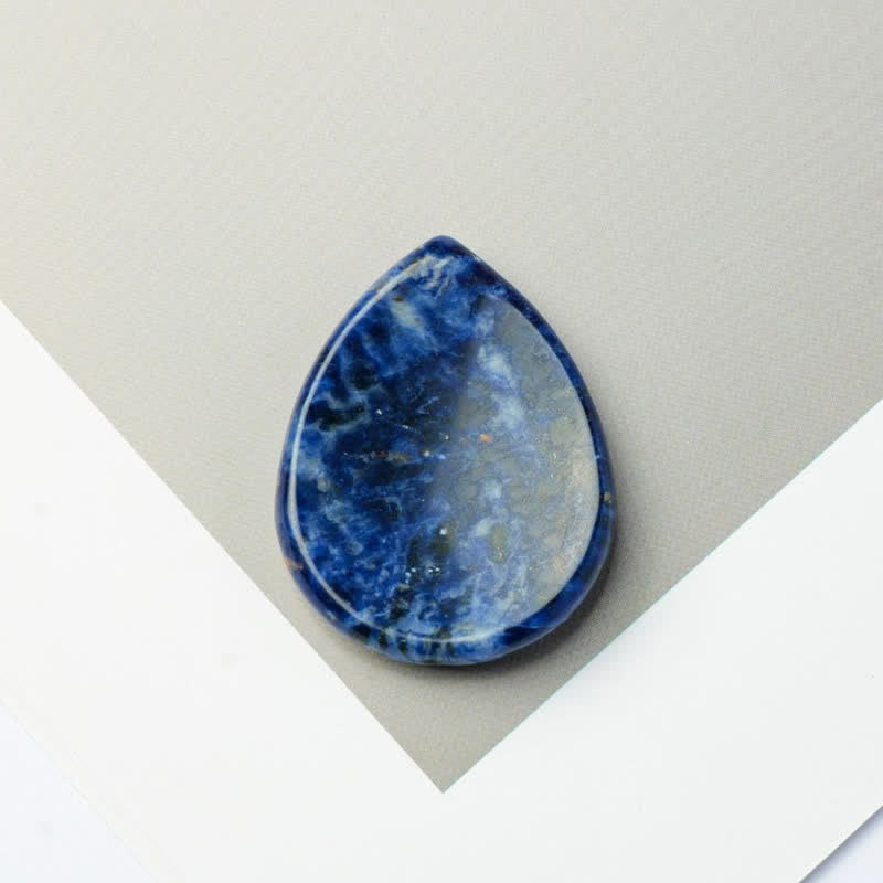 Buddha Stones ティアドロップ型お守りクリスタル装飾石 34×26×7.8cm - 天然ソーダライト（色味は個体差があります） - 34×26×7.8mm - image 11