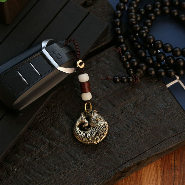 Buddha Stones 真鍮製鯉の成就をモチーフにした編み込みラウンドチャームキーホルダー - image 2