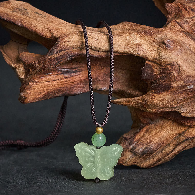Buddha Stones 岫岩玉製蝶の変身モチーフ手彫りペンダントネックレス - image 1