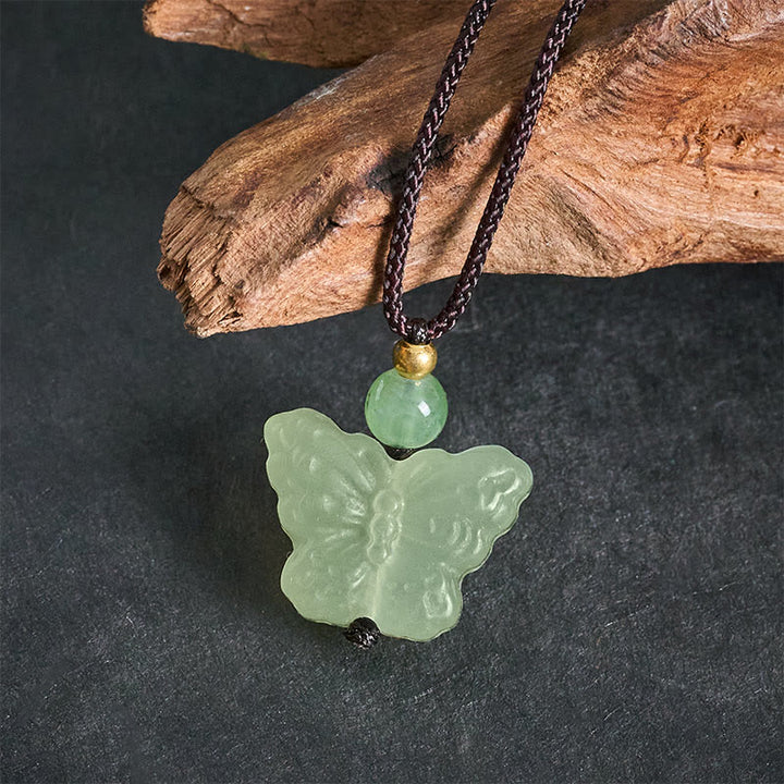 Buddha Stones 岫岩玉製蝶の変身モチーフ手彫りペンダントネックレス - image 3