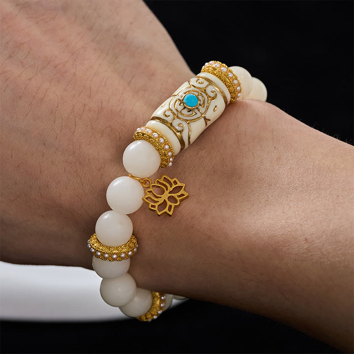 Buddha Stones ホワイト菩提樹の種子樹脂製バレルビーズ蓮のペンダント付きラウンド瞑想ブレスレット - image 4