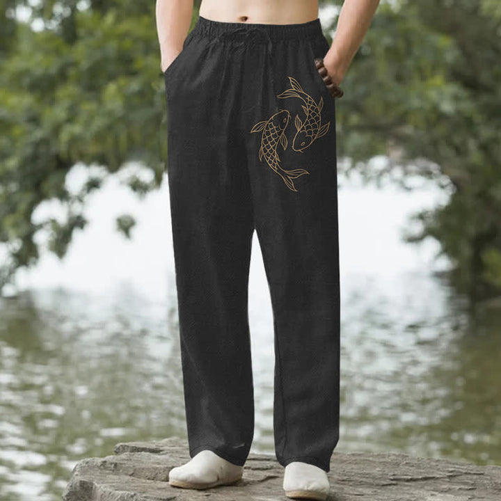 Buddha Stones 綿素材、金色の鯉柄、ポケット付きメンズテーパードパンツ - 黒 - US/UK/AU50、EU60（5XL） - image 0