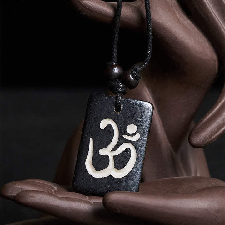 Buddha Stones 手彫りの骨ビーズ OM チベット瞑想ペンダントネックレス - image 2