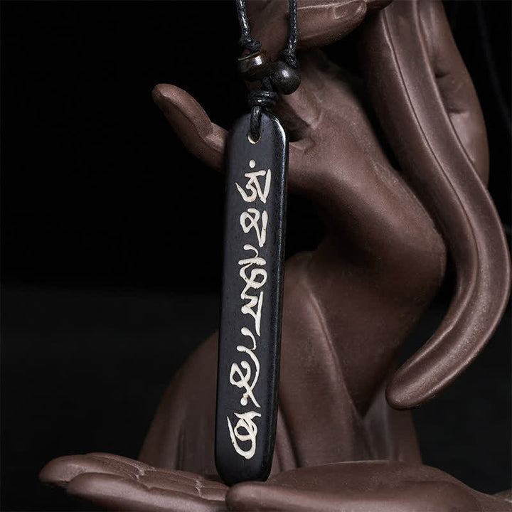 Buddha Stones 手彫りの骨ビーズオーム・マニ・パドメ・フム平和ネックレス - image 1