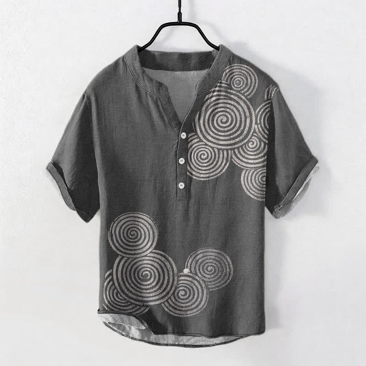 Buddha Stones 綿素材のスパイラルサークル柄メンズ半袖ハーフボタンシャツ - 薄暗い灰色 - US/UK/AU50、EU60（5XL） - image 5