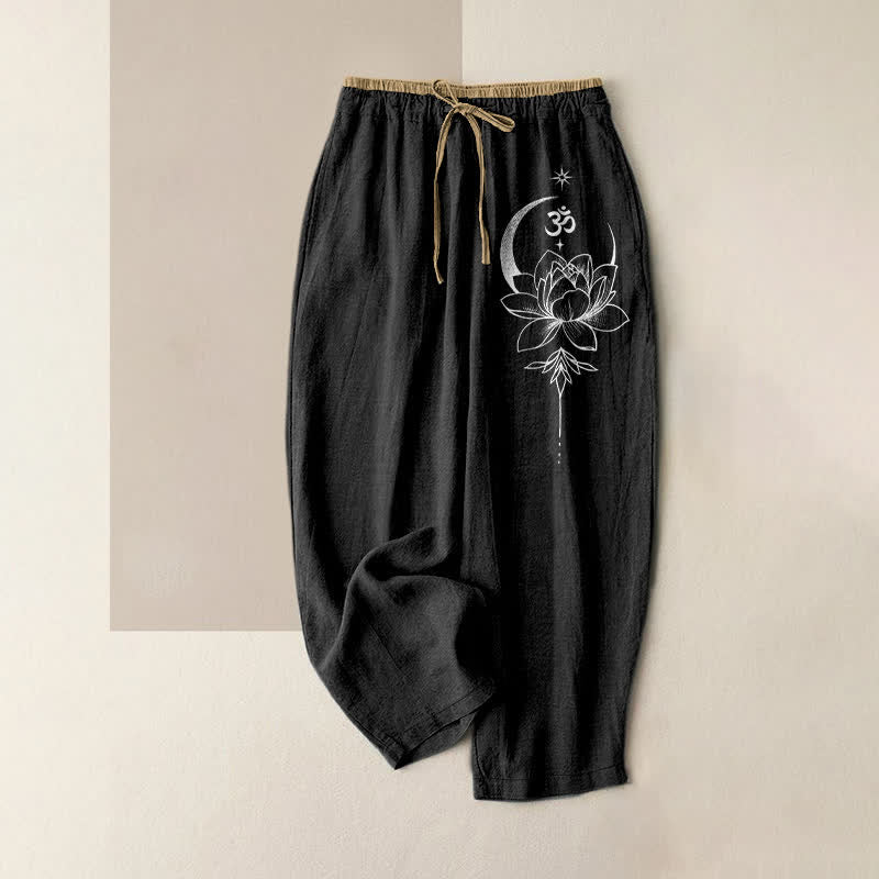 Buddha Stones 純綿素材、蓮と月、オムの模様入り、ウエストゴム仕様、ポケット付きレディースパンツ - 黒 - US16、 UK/AU20、 EU48 (3XL) - image 0