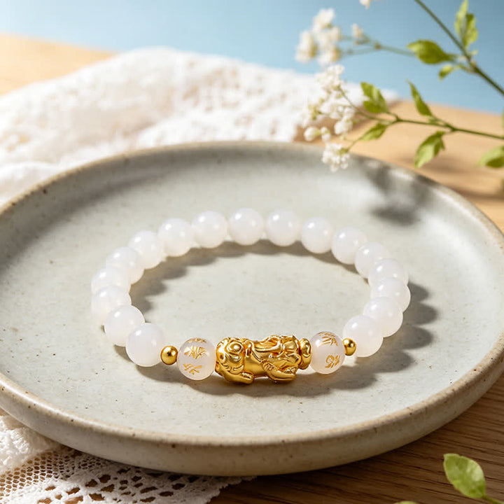 Buddha Stones 黒曜石カルセドニー貔貅（ひきゅう）オーム・マニ・パドメ・フム浄化ブレスレット - カルセドニー（穏やかさ♥純粋さ） - image 7