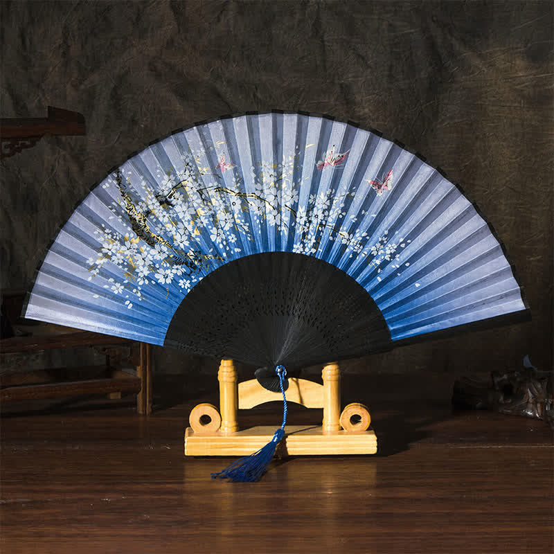 Buddha Stones 竹製蝶桜折りたたみ扇子 - 青色の表面（タッセル付き） - image 3