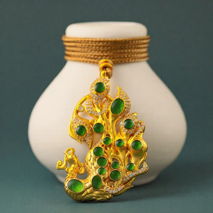 Buddha Stones 金メッキ真鍮製孔雀モチーフの自信を高めるネックレス - image 2