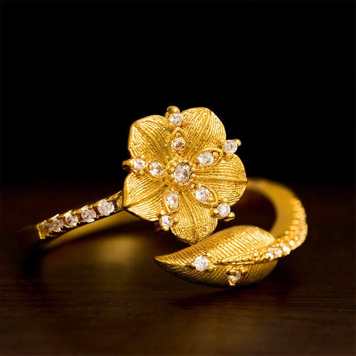 Buddha Stones ゴールデンカメリアブロッサム合金オープンリング - 約15.8～18.4mm（USサイズ5～8） - image 0