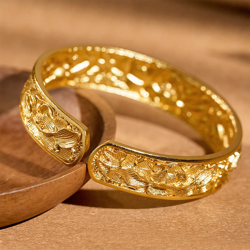 Buddha Stones 金メッキ銅製牡丹彫刻入りオープンカフブレスレット - image 4