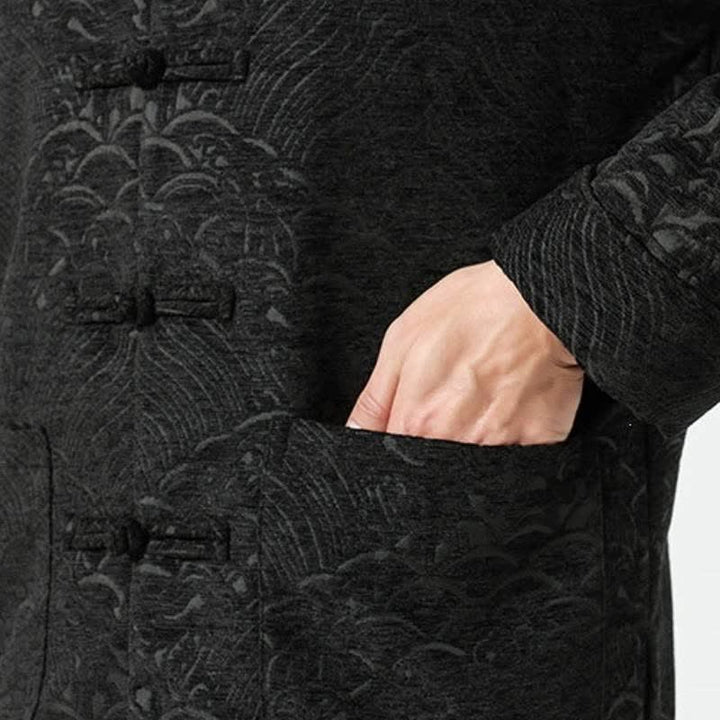 Buddha Stones 秋冬向け唐草風ヴィンテージマンダリンカラーフロッグボタン雲柄スパンデックスメンズジャケット（ポケット付き） - image 16