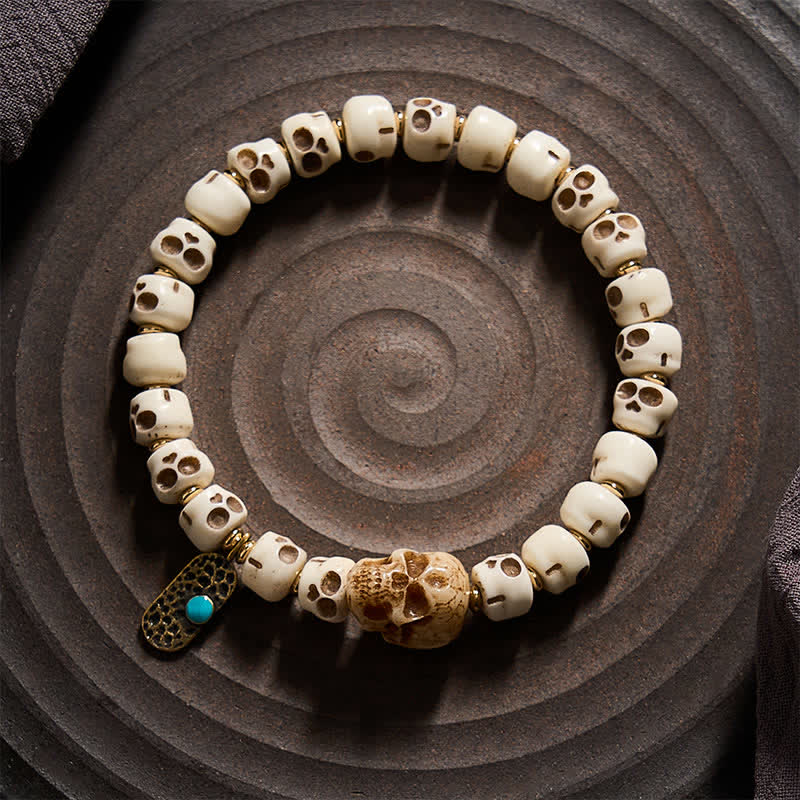 Buddha Stones 手彫りの骨ビーズ　屍の王の森の頭蓋骨模様　力と変化　チベットブレスレット - image 1