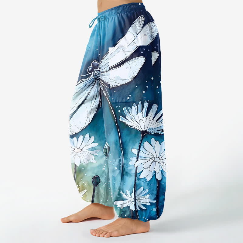 Buddha Stones コットン素材、水彩画風トンボとデイジー柄、レディース用ゴムウエストハーレムパンツ（サイドポケット付き） - image 1