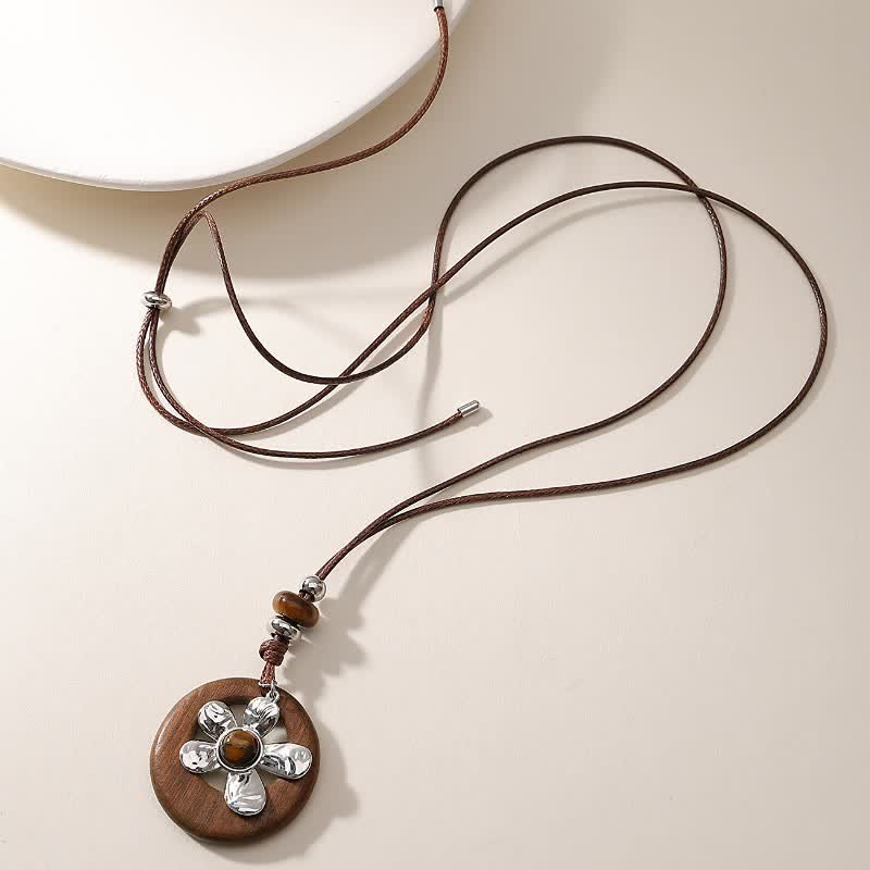 Buddha Stones ヴィンテージサンダルウッドグラウンディングフローラルペンダントプロテクションネックレス - 花 - image 0