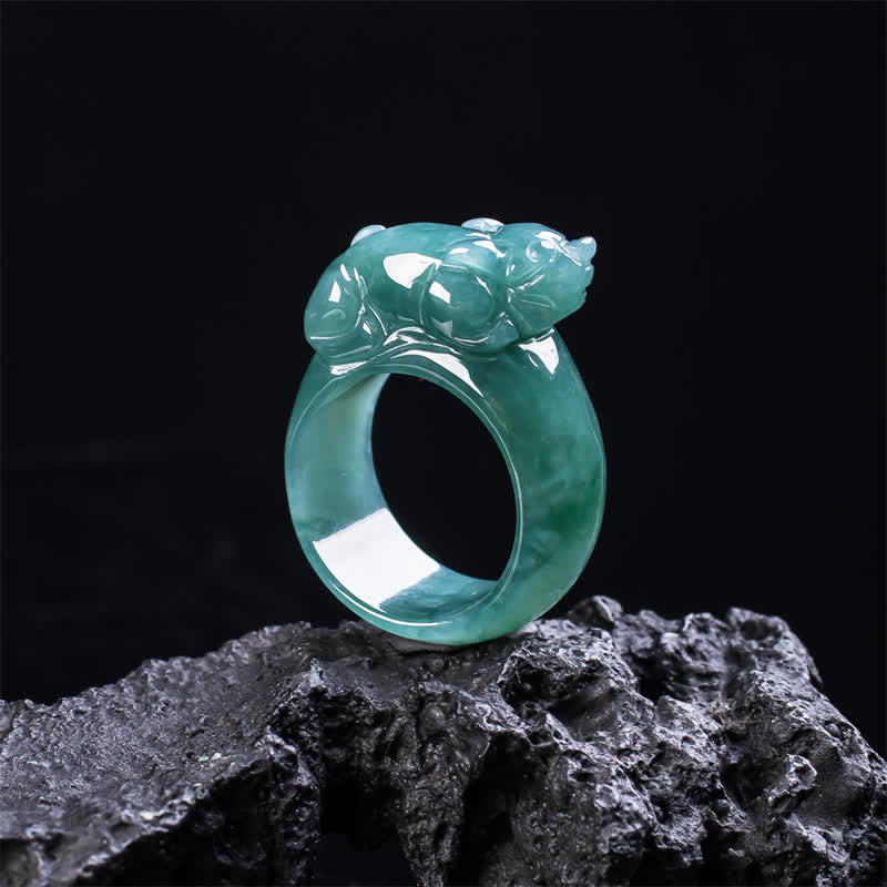 Buddha Stones 翡翠の手彫り貔貅（ひきゅう）財運リング - image 1
