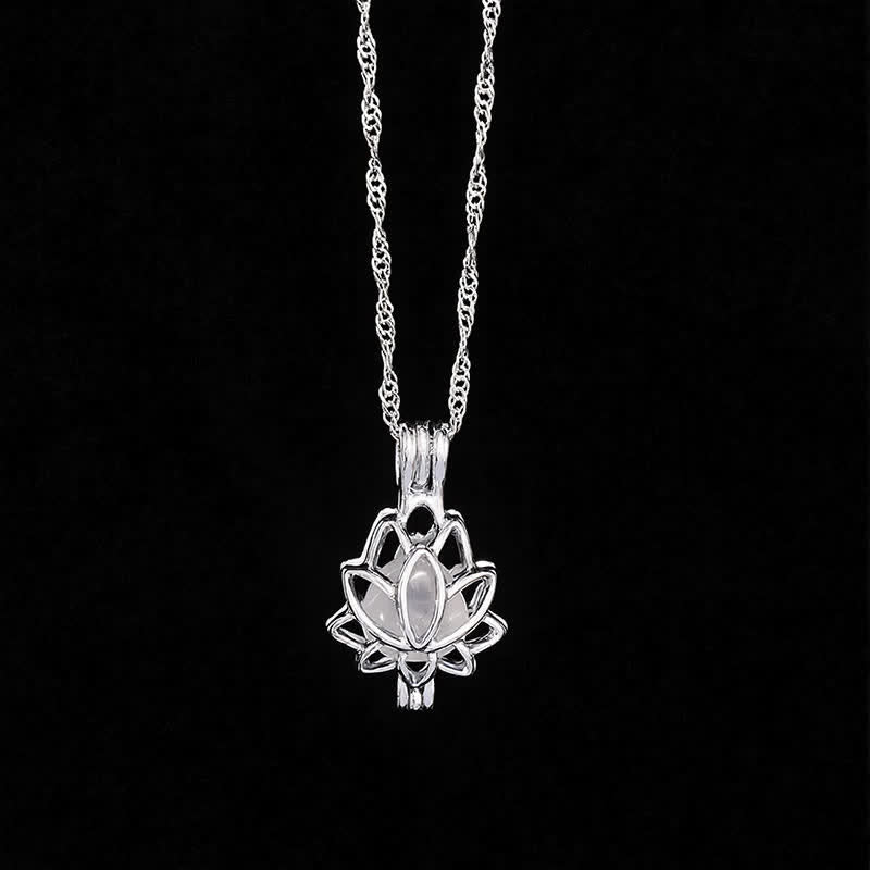 Buddha Stones ムーンストーンとチタン鋼の切り抜きロータス瞑想ペンダントネックレス - ムーンストーン（愛♥穏やかさ） - image 0