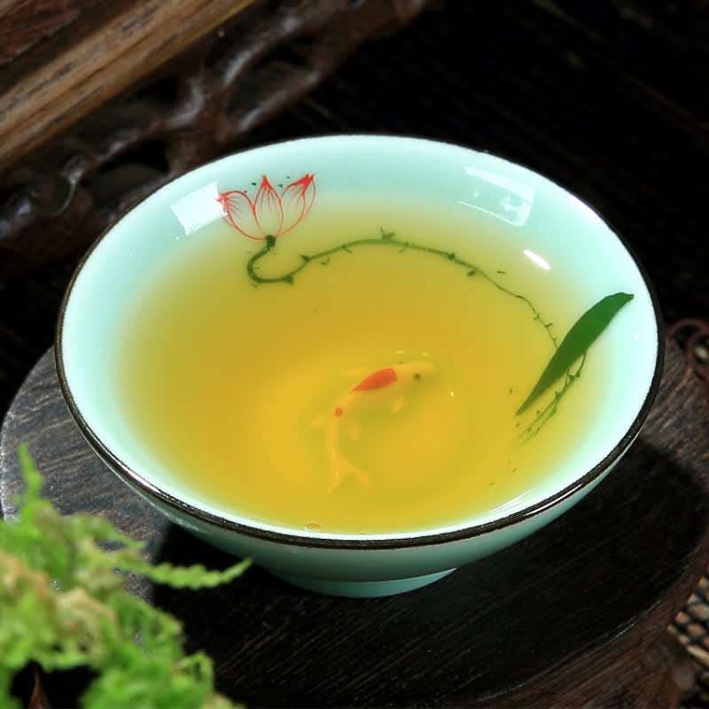 Buddha Stones 手描き青磁陶器蓮鯉斗利茶碗 - image 0