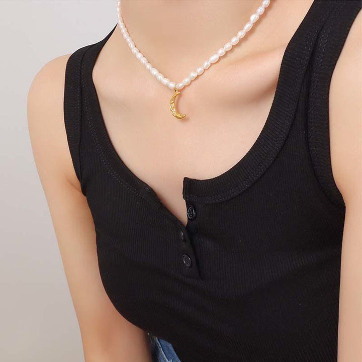 パールクレセントムーンカームネックレスペンダント