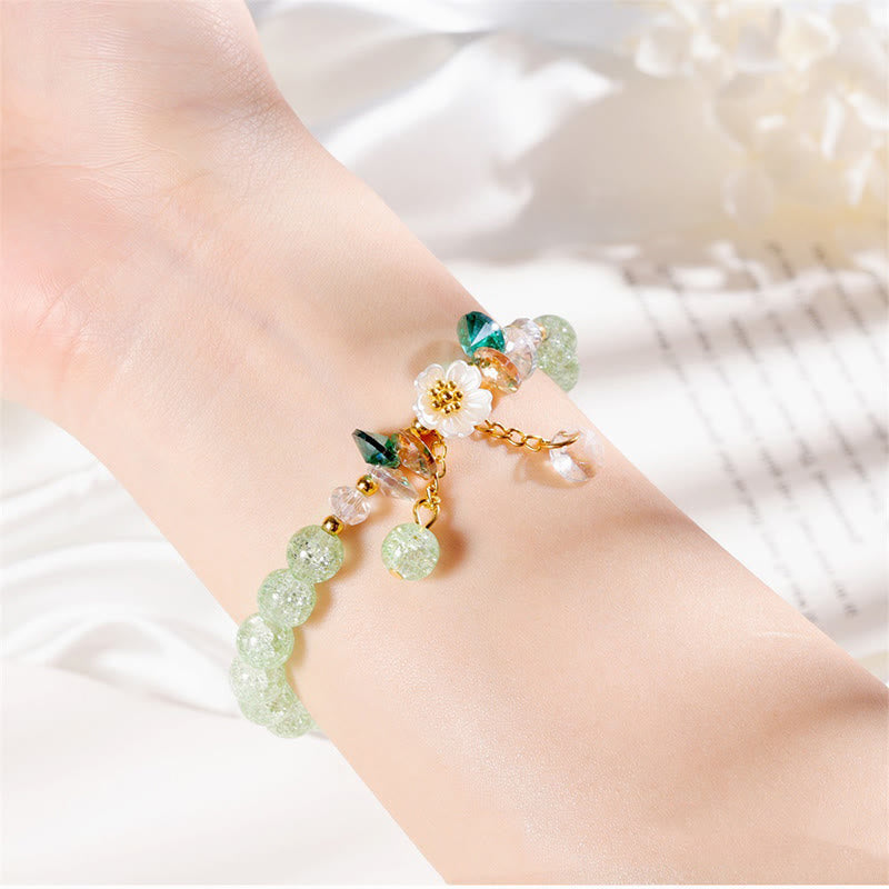 Buddha Stonesのシンプルなデザインの花のチャームガラスビーズブレスレット