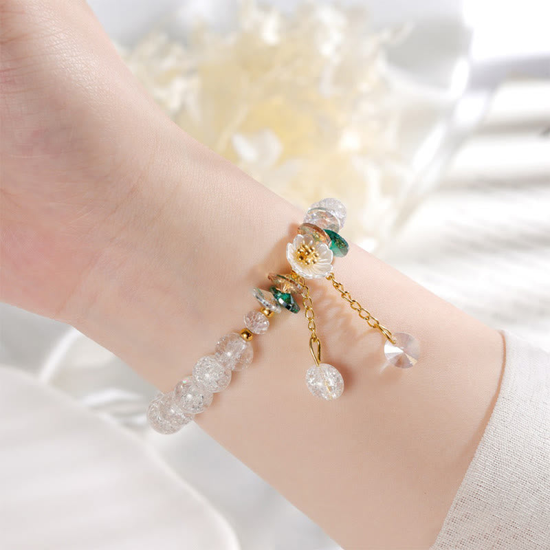 Buddha Stonesのシンプルなデザインの花のチャームガラスビーズブレスレット