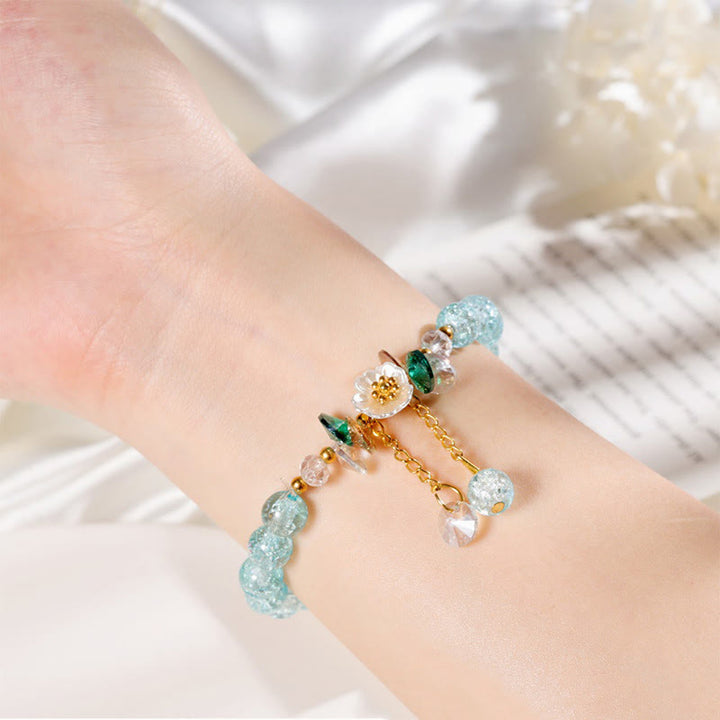 Buddha Stonesのシンプルなデザインの花のチャームガラスビーズブレスレット