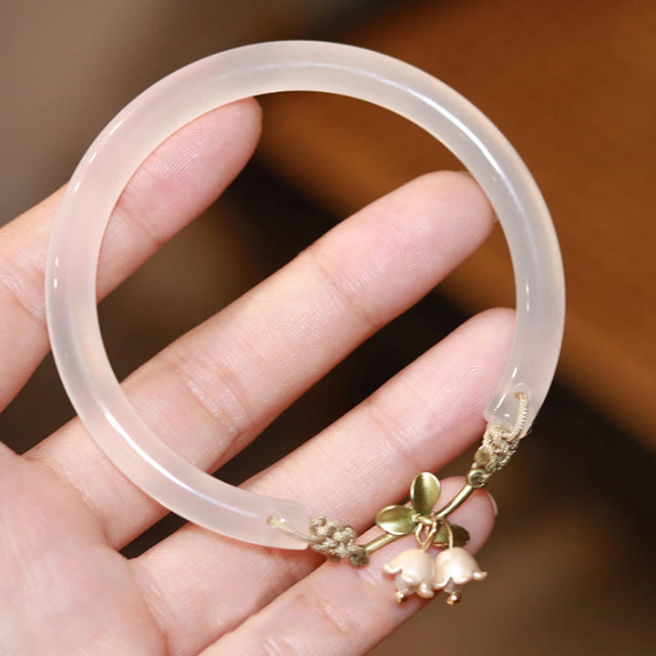 スズランの花の幸福と強さブレスレットバングル