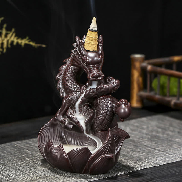 龍の蓮の模様の強さと保護の陶器の香炉の装飾